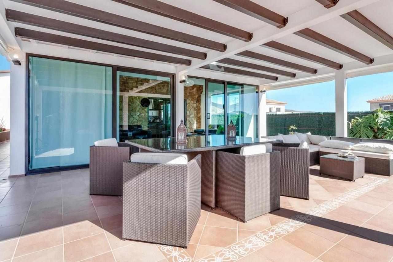 Villa Cobas Con Piscina Y Privada Triquivijate Exterior foto